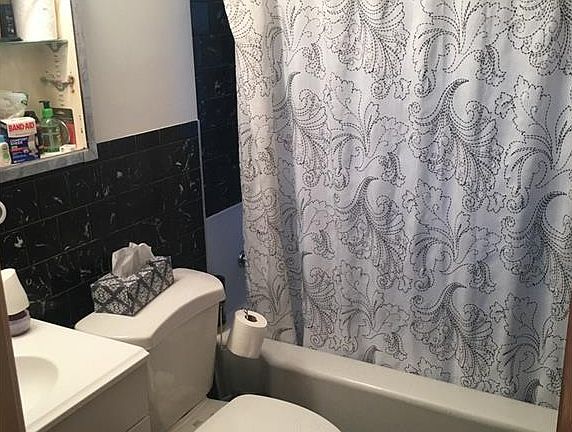 2nd image of 7403 Orchard Grv