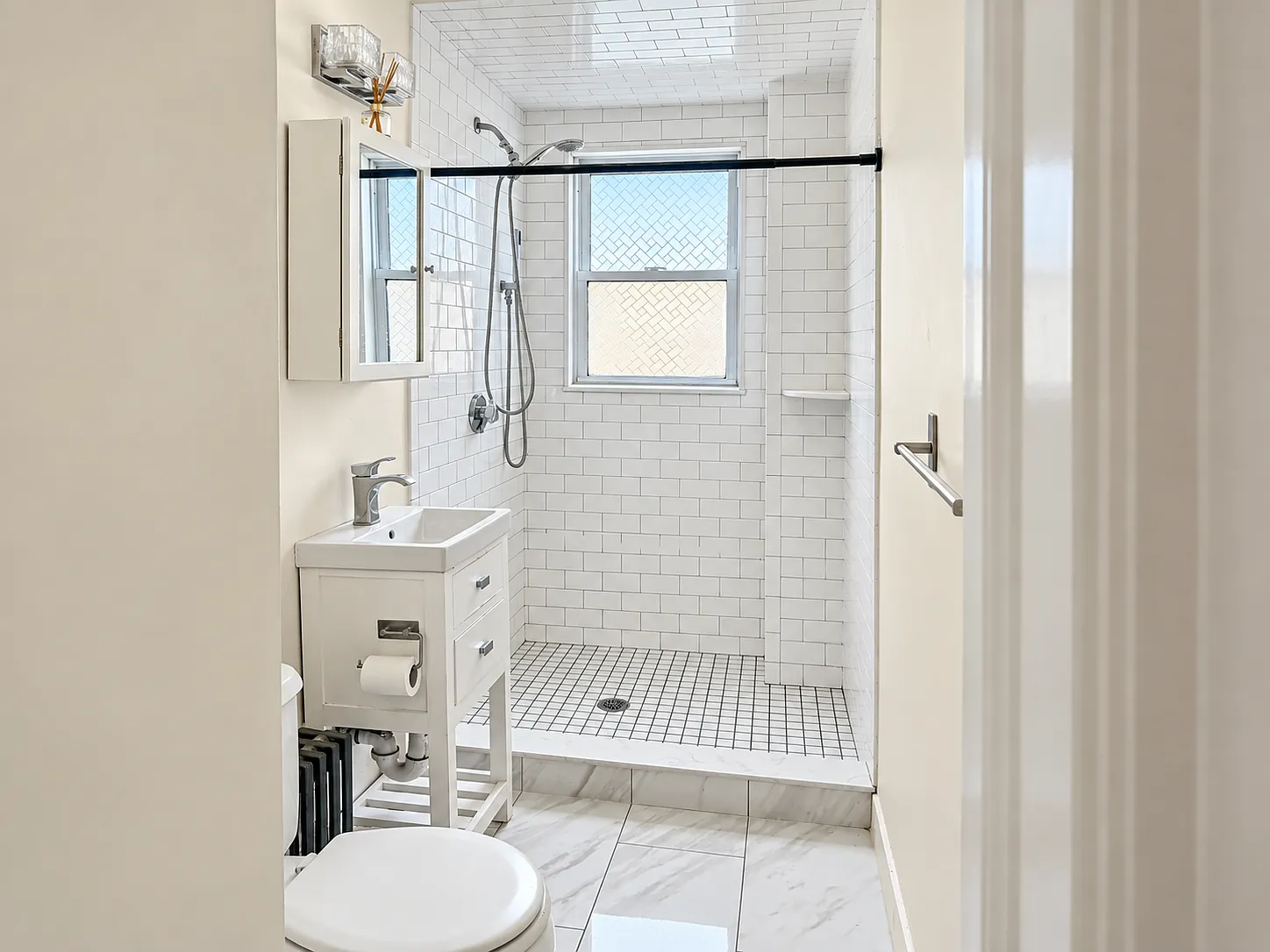 2 bed, 1200 sqft, $2,150 — Photo 2