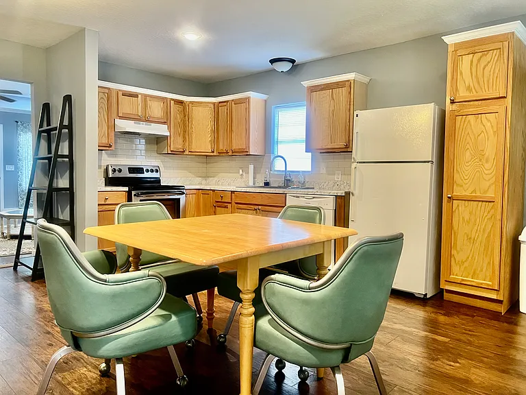132 W Cherry Dr — Photo 5