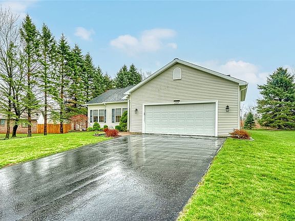 5th image of 117 Hawthorne Dr