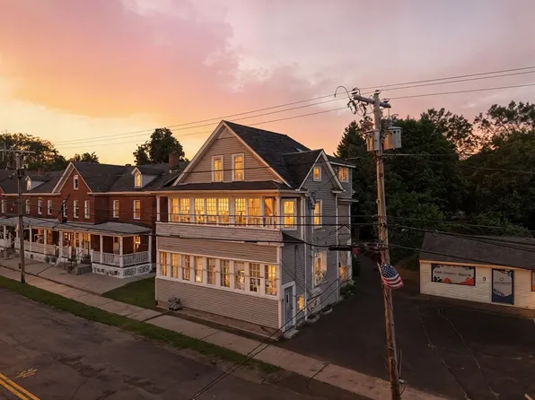 3 Adams St, Easthampton, MA 01027