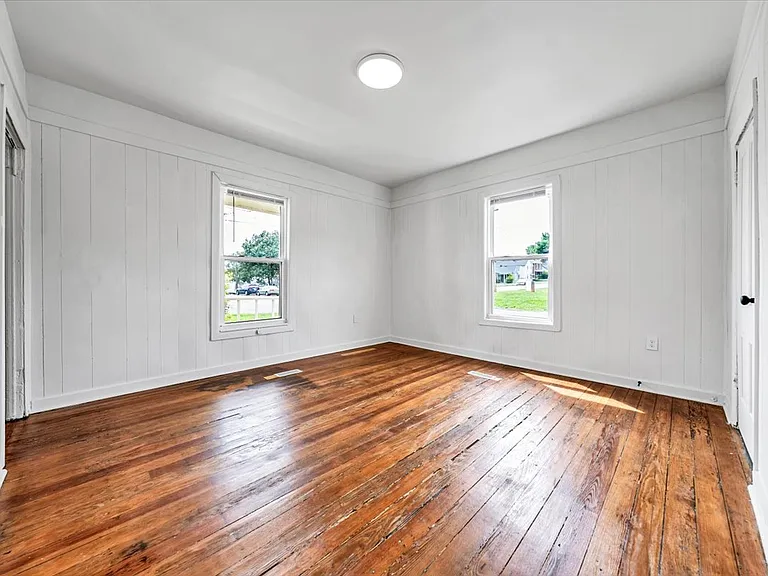 1329 Loudon Ave NW — Photo 24