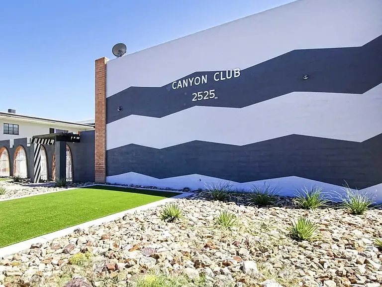 Canyon Club Apartments — Photo 7
