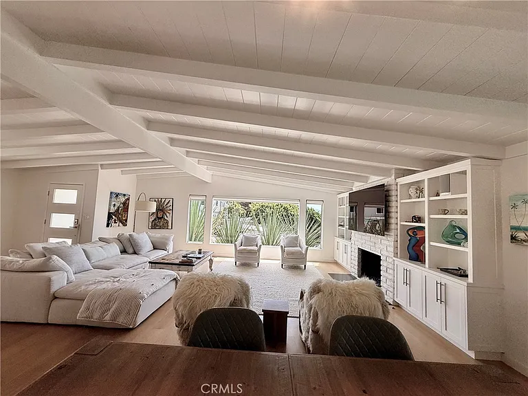 234 La Brea St — Photo 15