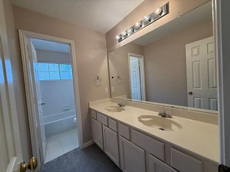 2321 Flanders Ln — Photo 14