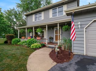 506 Robinhood Ct, Valparaiso, IN 46385