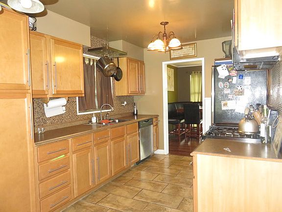 3rd image of 219 Westwood Dr