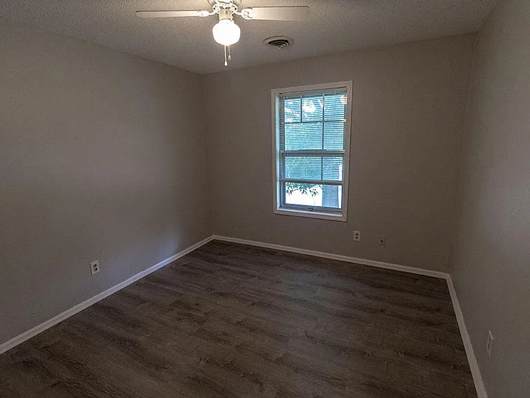 2904 Leeway Dr #D — Photo 17