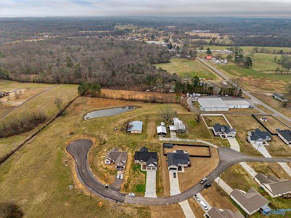 5th image of 140 Gavins Way