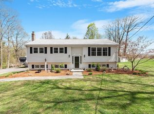 520 Rollstone Rd, Fitchburg, MA 01420