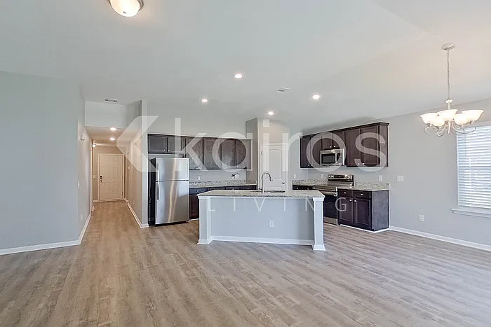 102 Saint Matthew Way — Photo 6