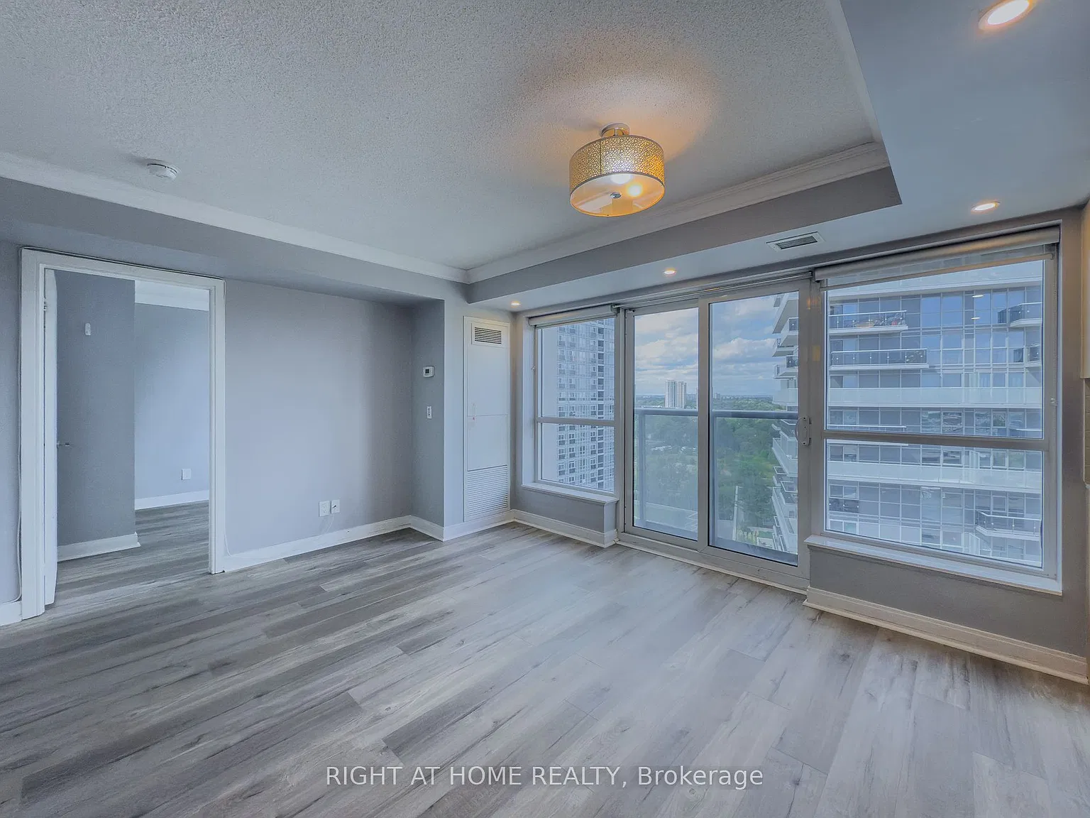 1 bed, $2,000 — Photo 3