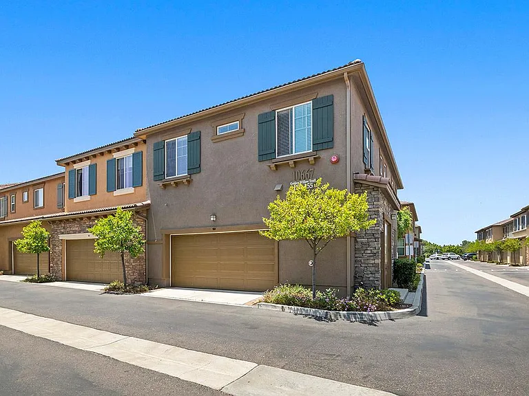 10667 Golden Willow Trl #150 — Photo 36