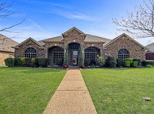 904 Regal Bluff Ln, Desoto, TX 75115