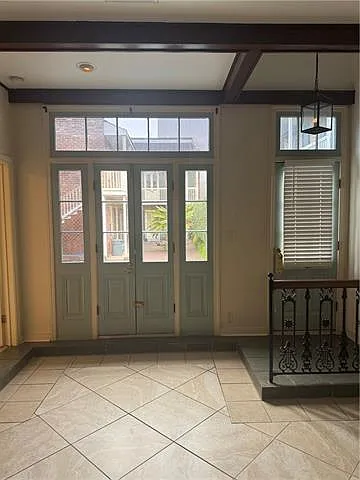 523 Burgundy St #1 — Photo 8