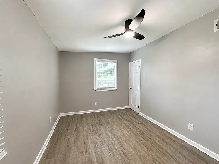 1672 Thornton Pl SW #B — Photo 7