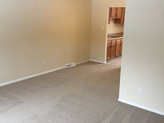 5th image of 23673 Banbury Cir APT 6