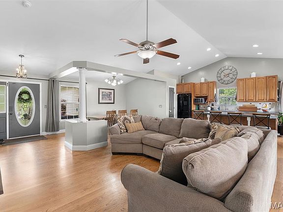 3rd image of 422 Lighthouse Ct