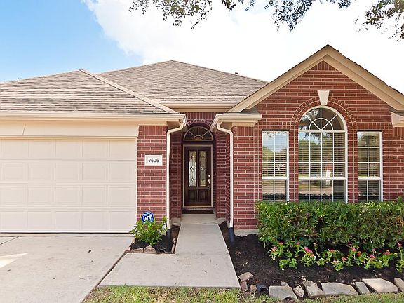 3rd image of 7606 Broken Oak Ln
