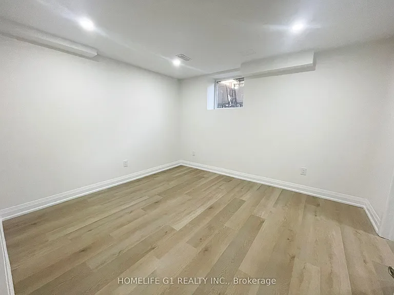 65 Lola Cres — Photo 9