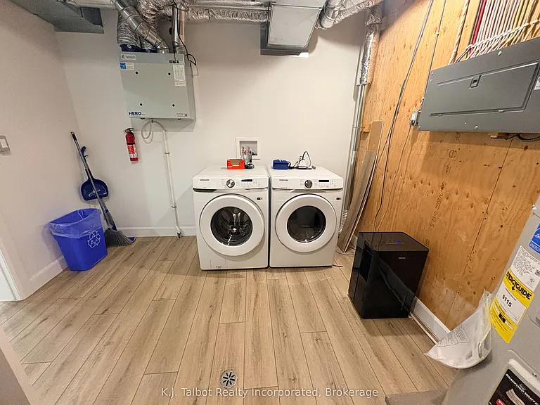 451 Woodridge Dr #2 — Photo 10