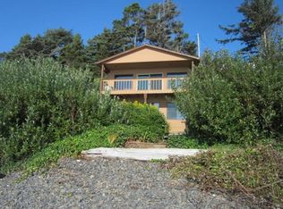 1724 Pearl St W, Tillamook, OR 97141