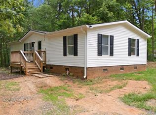 155 Coryland Dr, Walkertown, NC 27051
