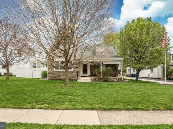 109 Locust Rd, Morton, PA 19070