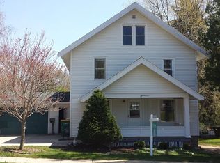 305 S 5th St, Mount Horeb, WI 53572