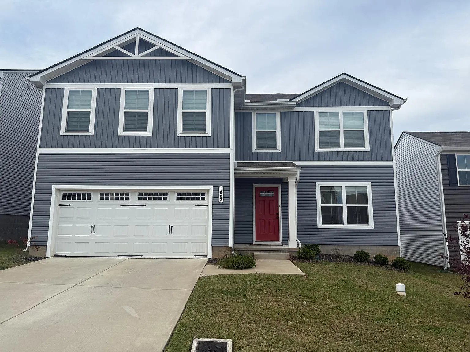 4 bed, 2.5 bath, 2200 sqft, $2,850 — Photo 1