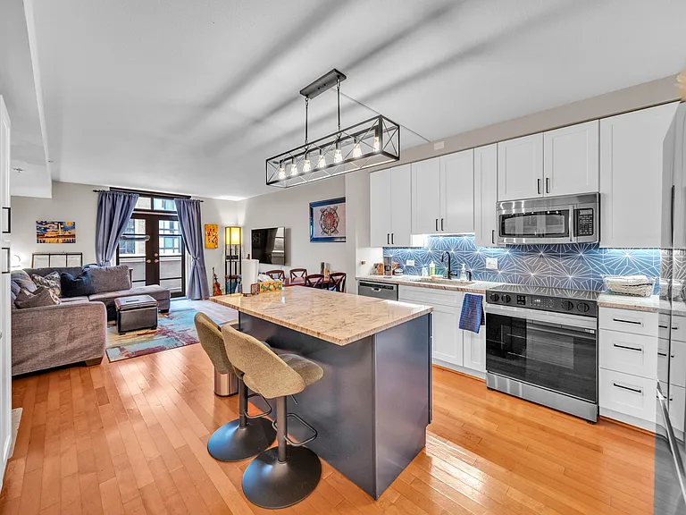 437 New York Ave NW #420 — Photo 1