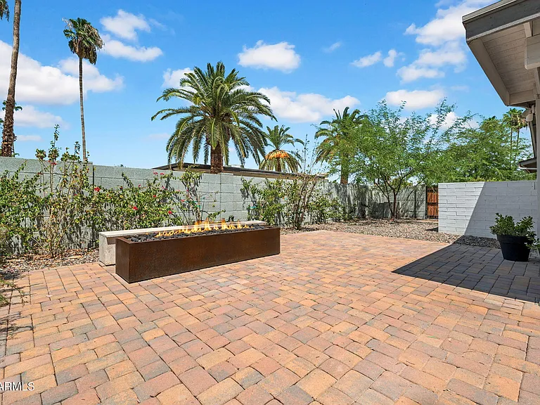 5219 E Winchcomb Dr — Photo 29