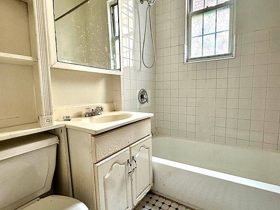 4th image of 28-18 41st Ave #2B