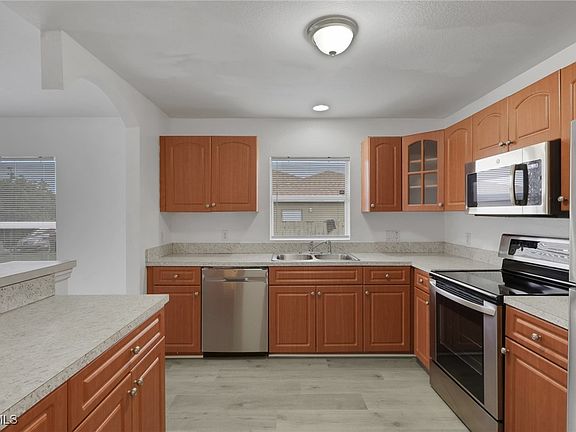 4th image of 5224/5226 26th St SW