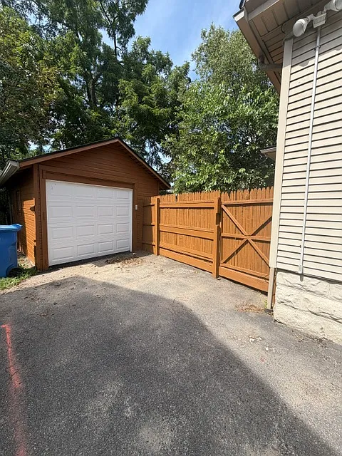 3 bed, 1721 sqft, $1,995 — Photo 3
