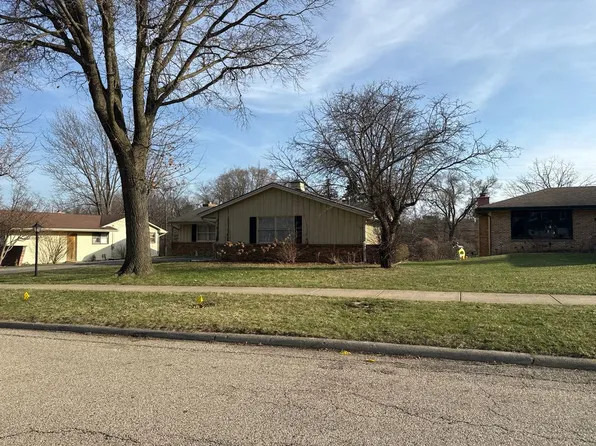 5803 Alma Dr, Rockford, IL 61108