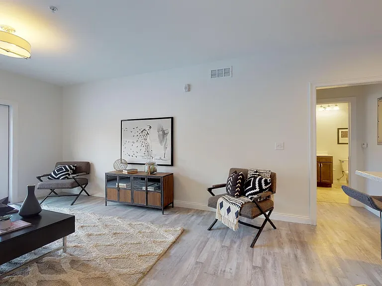 1001 Russell Blvd — Photo 28