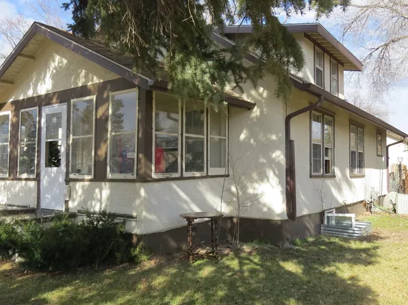 717 4th Ave SE, Jamestown, ND 58401