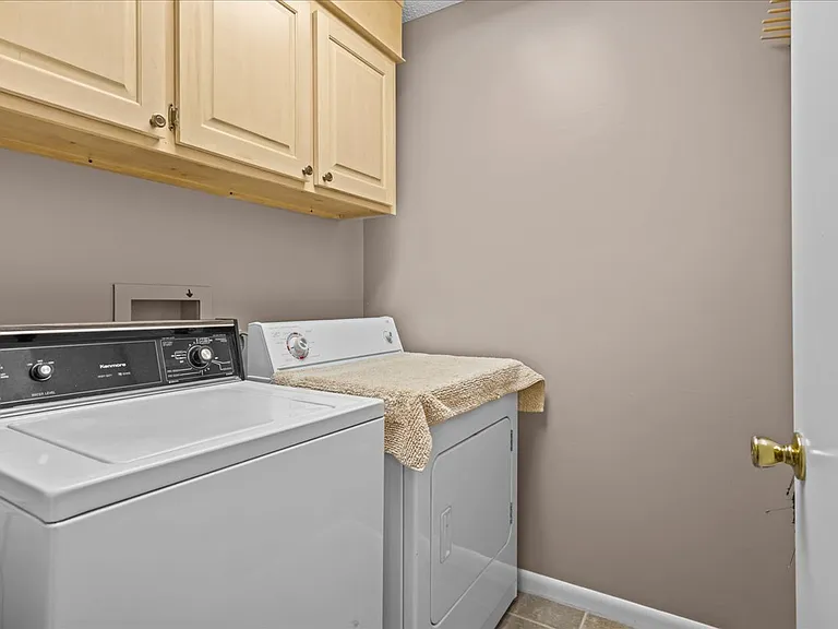701 Loran Pointe Cir — Photo 32