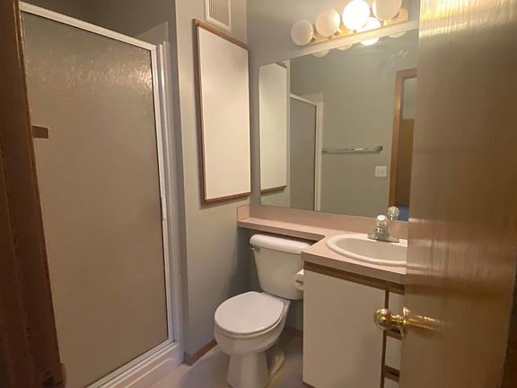 full bathroom in master bedroom
