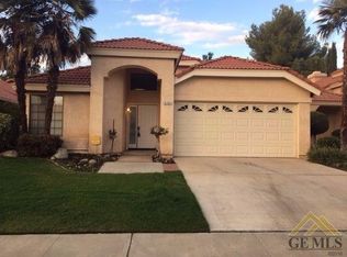 8104 Hampshire Ct, Bakersfield, CA 93311