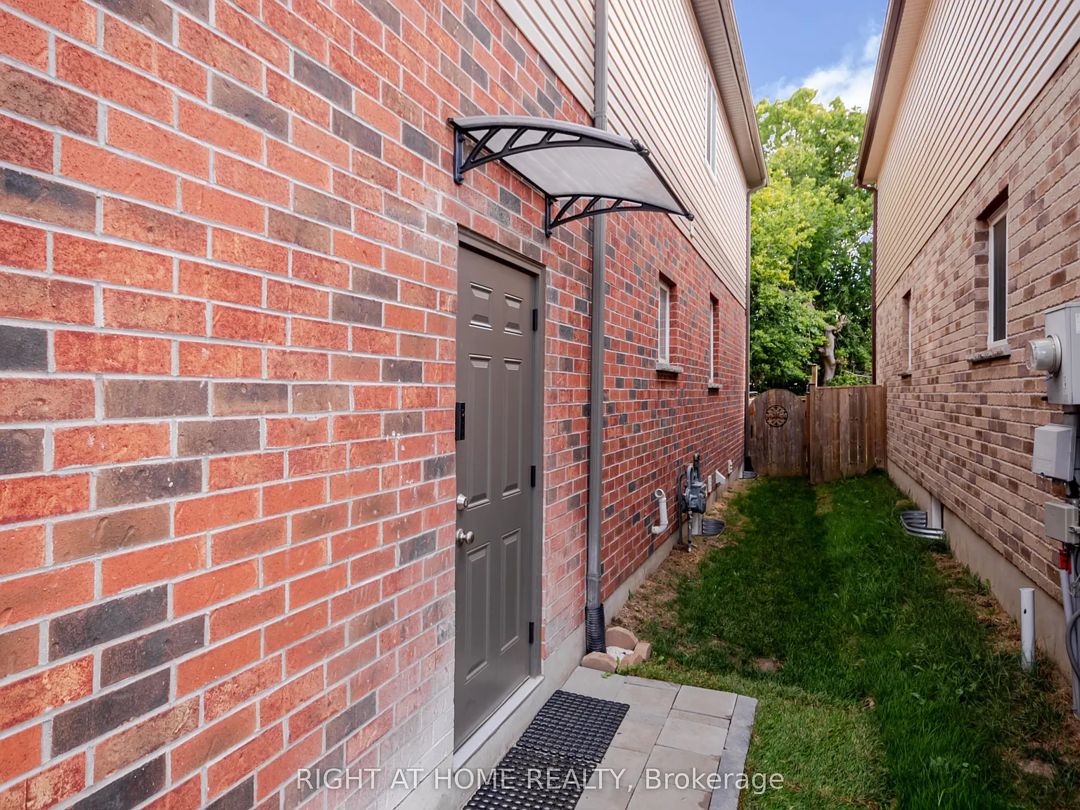 1 bed, $1,300 — Photo 2