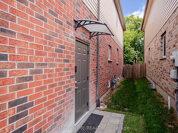 2nd image of 1253 Howlett Cir