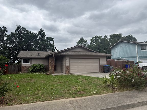 2nd image of 2035 Stonybrook Dr