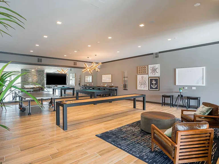 Wayfarer Apartments + Marina — Photo 47