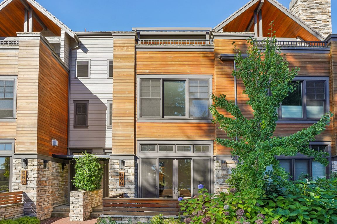 4th St-S2609-001.jpg