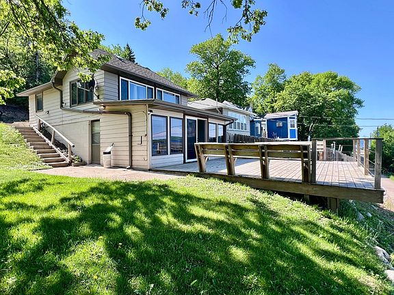 3rd image of 1160 Lake Dr