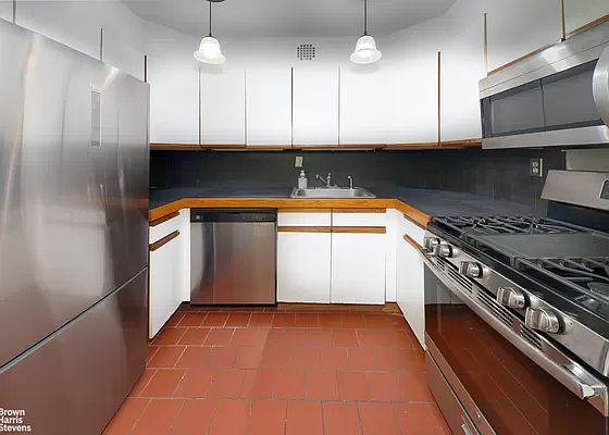 5th image of 303 W 80th St APT 4A