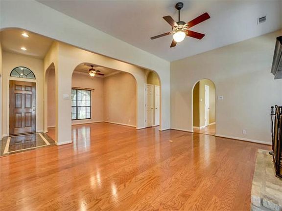 3rd image of 2006 Fountainwood Dr