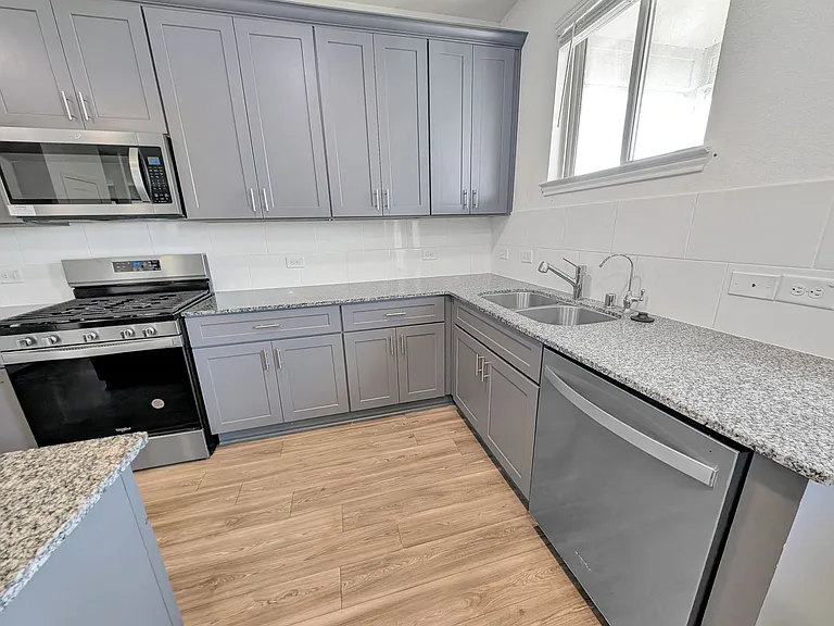 1328 Ventura Creek Dr — Photo 10